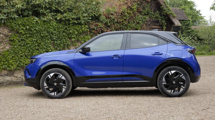 MOKKA ELECTRIC HATCHBACK Image